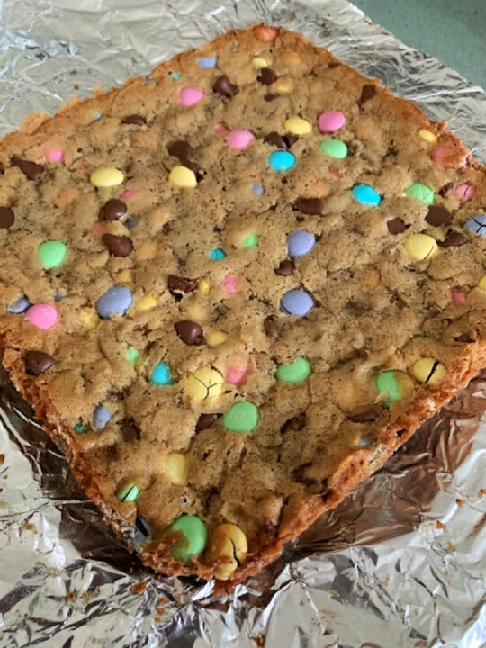 Easter M&M's Chocolate Chip Cookie Bars - Kid-Approved