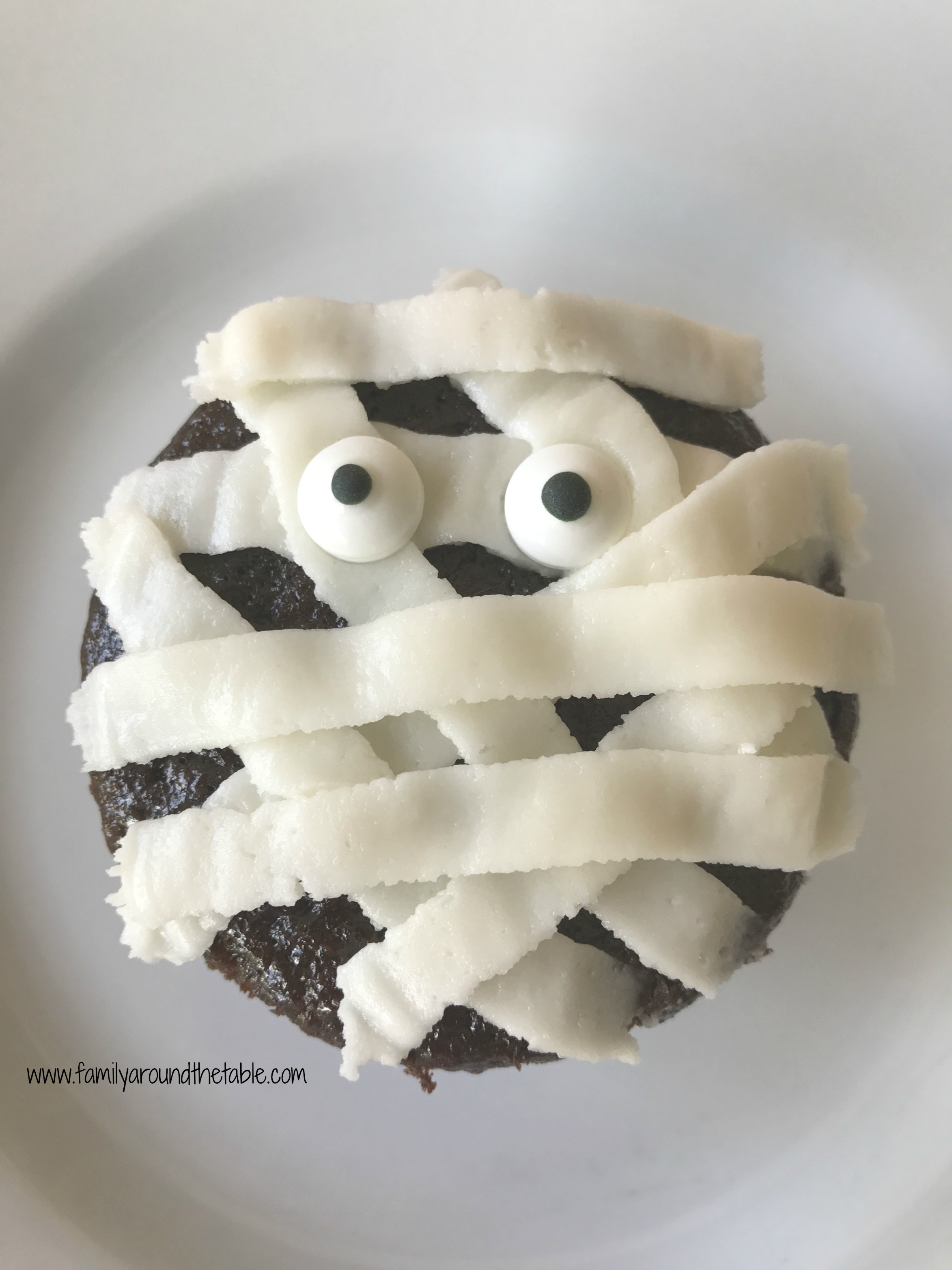 Mummy cupcakes are scary good!