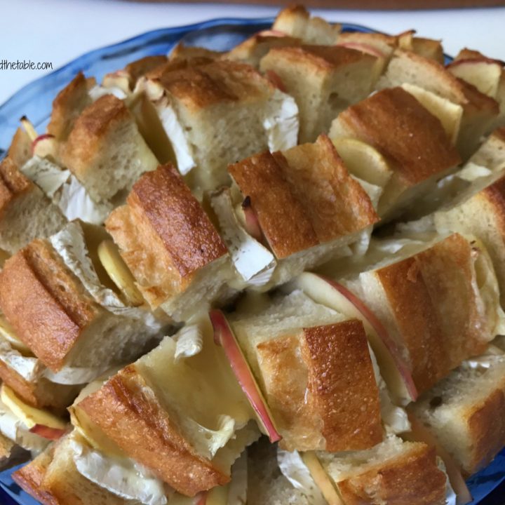 Cheesy Brie and Apple Pull Apart Bread