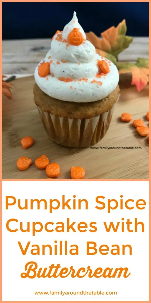 Pumpkin spice cupcakes with vanilla bean buttercream are perfect for a fall dessert table. #Pumpkinweek