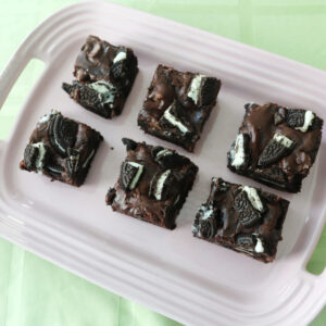 Overhead view of Oreo brownies.